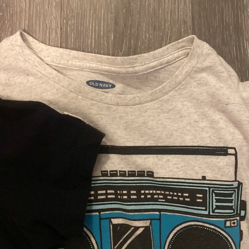 Aeo Size M Bundle Of 3 Tshirts - image 3